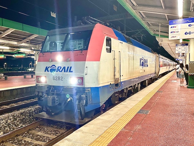 Mugunghwa-ho(Korail Class 8200)