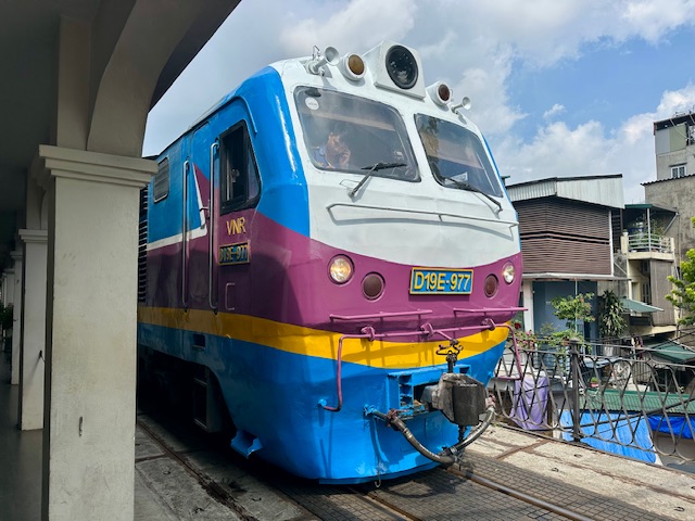 Vietnam Railway Disel Locomotive D19E